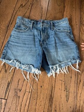 Women’s Lucky Brand 90’s Mom Shorts. 27